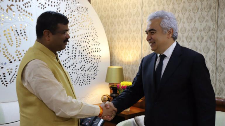 Executive Director meets Indian Ministers in New Delhi - 1