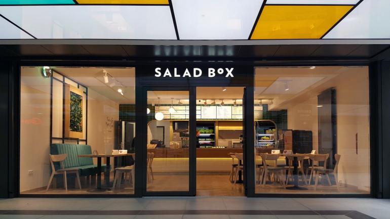 SALAD BOX ARRIVES IN ITALY WITH OSCARTIELLE EST EUROPA